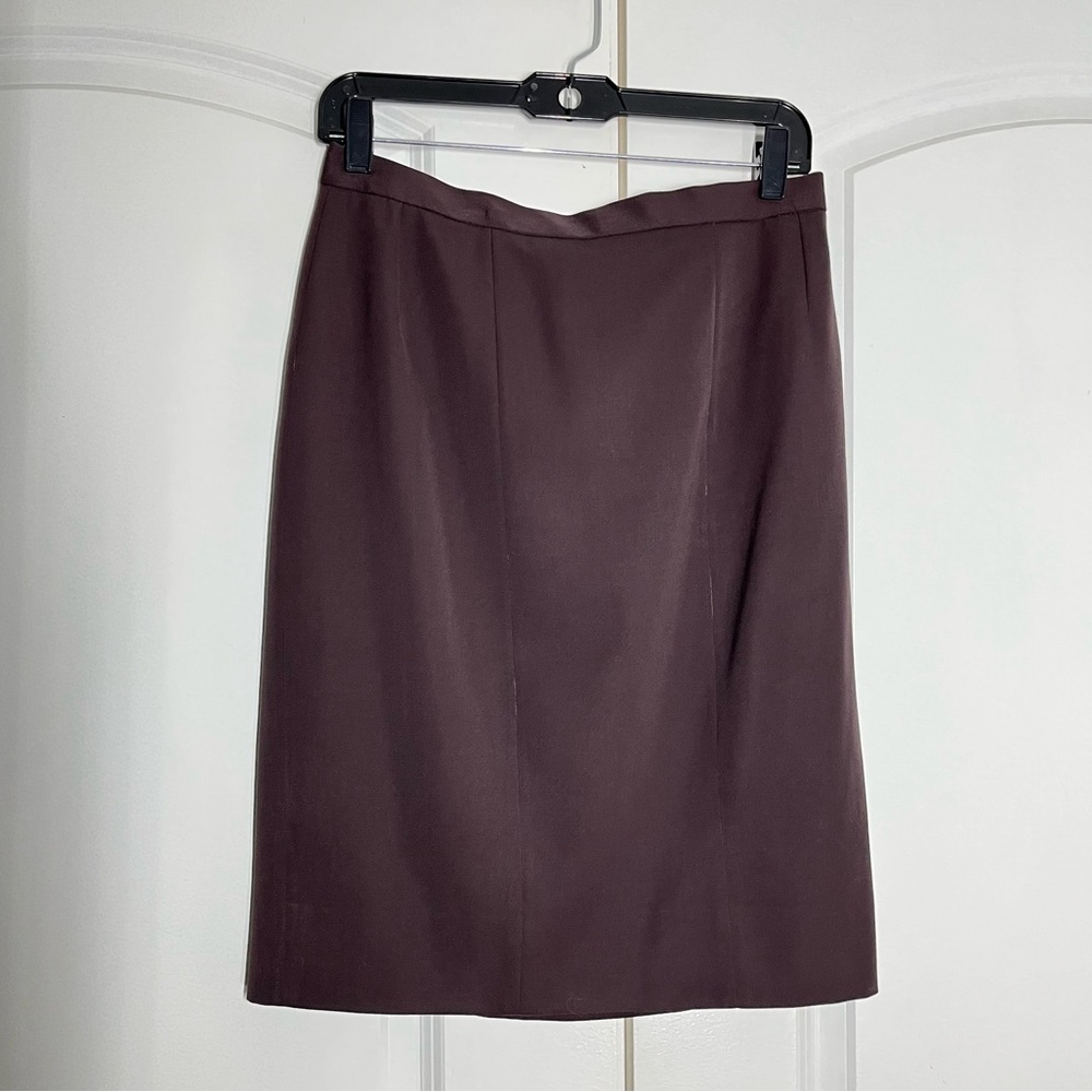 Chanel Boutique authentic vintage marron 100% wool pencil skirt size 38